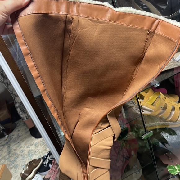 Boots ! - Picture 5 of 7